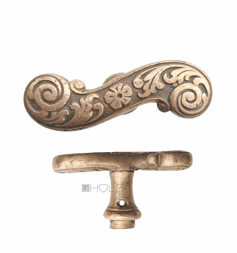 Griffbreite : ca. 93 mm 7er Vierkantaufnahme ohne Rosette Rosettenaufnahme : ca. 15.8 mm passende Rosetten im Shop Lieferumfang : 1 Fensterolive Griffbreite : ca. 93 mm 7er Vierkantaufnahme ohne Rosette Rosettenaufnahme : ca. 15.8 mm passende Rosetten im Shop Lieferumfang : 1 Fensterolive