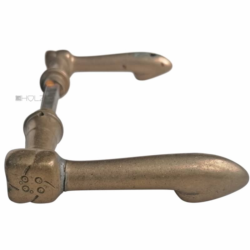 Grifflänge : ca. 120 mm Messing Rosettenaufnahme : ca. 15,8 mm langer spitz zulaufender Vierkant mit einer Stärke i. B. Drückernuss von ca. 9 mm
