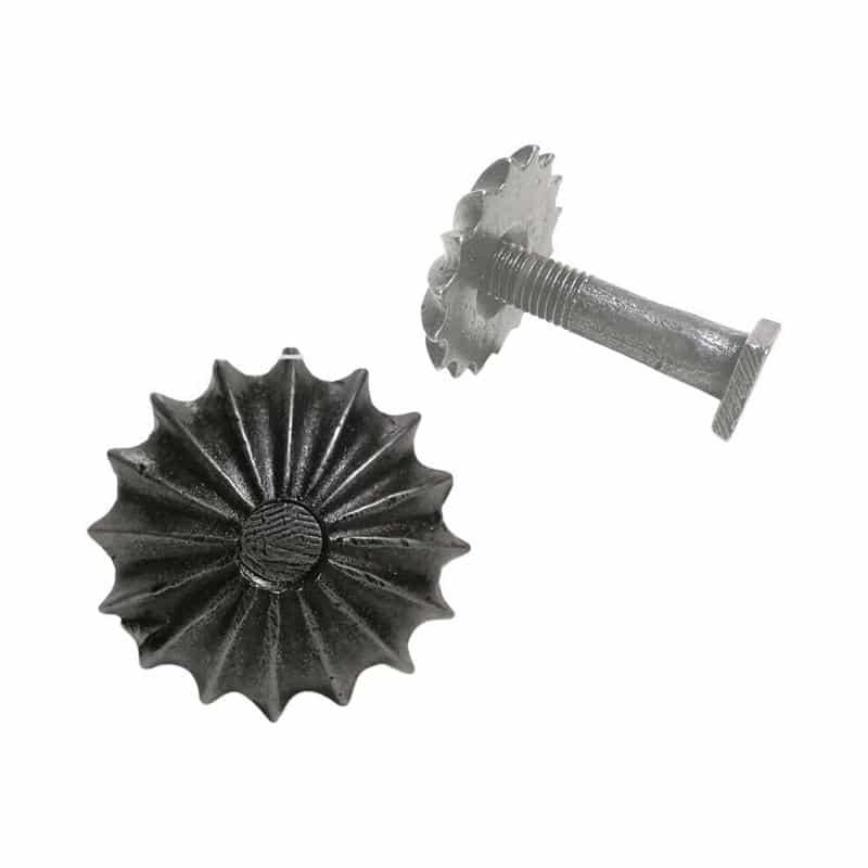 Ziermutter antik mit Bolzen geschmiedet Rosette alt Gusseisen 51 mm
