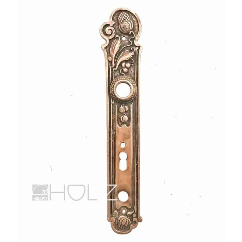 Langschild Jugendstil Pinienzapfen alt antik Messing Nachtriegel 78 mm