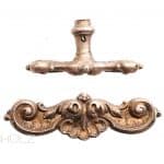 Prächtige Fensterolive antik Neo Barock Gründerzeit Fensterwirbel Messing alt Prächtige Fensterolive ohne Rosette . Solche sind im Shop zu finden unter : Aufsteckrosette Material : Messing Griffbreite : ca. 69 mm Rosettenaufnahme : ca. 16.4 mm 7er Vierkantaufnahme